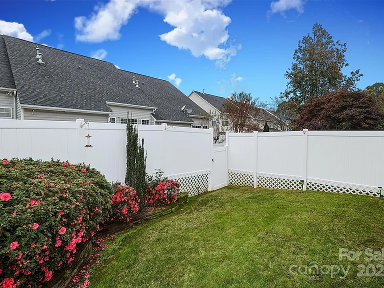 Horizon Cir — Photo 12