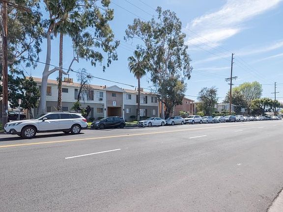 3rd image of 6326 Coldwater Canyon Ave #Studiox1-1425