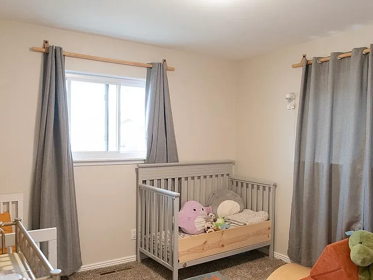 1110 Phelps Cir — Photo 14
