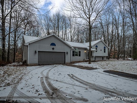 2nd image of 3351 Poplar Hills Dr NE