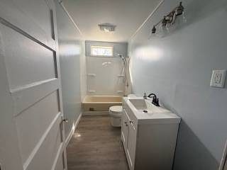 5th image of 411 S Height St