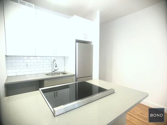 4th image of 354 E 83rd St APT 4A