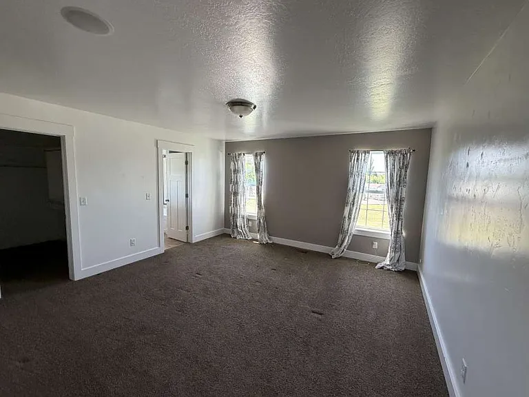 462 W 810 N — Photo 10