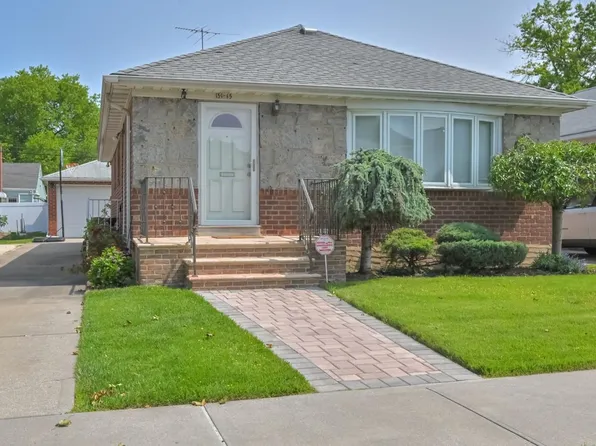 15115 25th Avenue, Whitestone, NY 11357