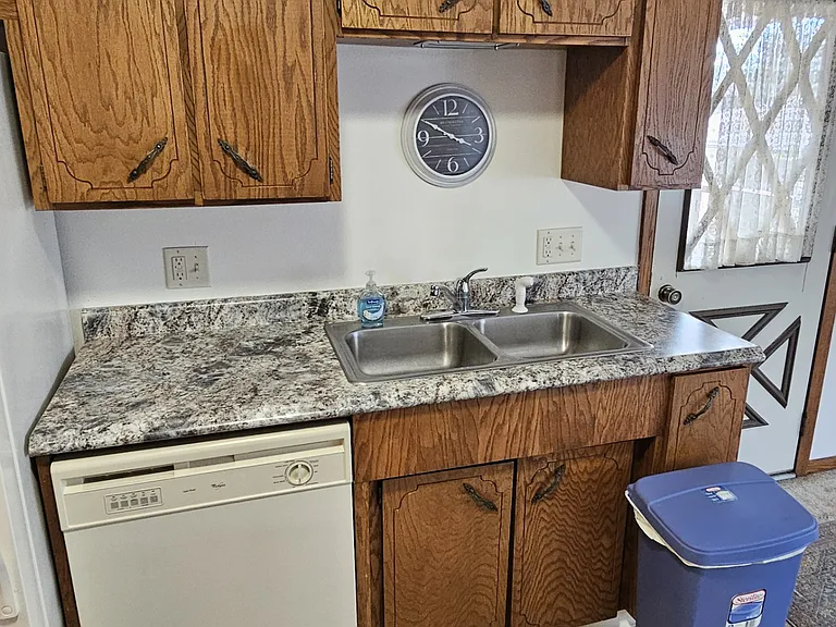 715 Code Ave S #7 — Photo 1
