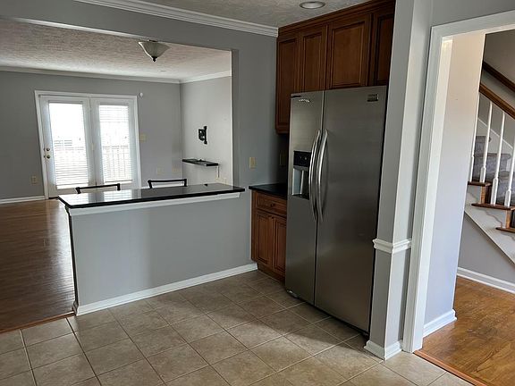 5th image of 817 Barclay Dr