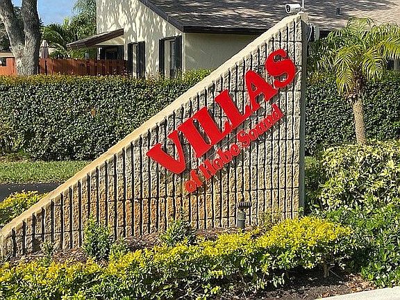 3rd image of 7924 SE Villa Cir