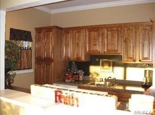 81 Sands Point Rd, Port Washington, NY 11050