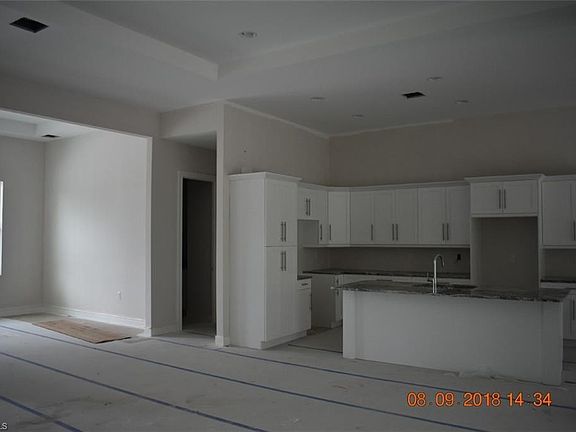 4th image of 2480 18th Ave NE