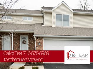 5434 Village Station Cir, Williamsville, NY 14221