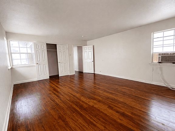 4th image of 1511 W Woodlawn Ave APT 3