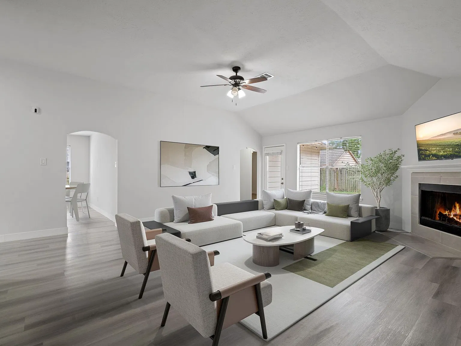 3 bed, 2.0 bath, 1966 sqft, $2,000 — Photo 4
