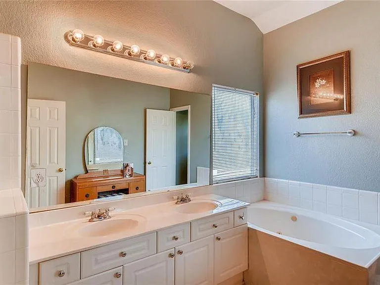 9206 Sommerland Way — Photo 16