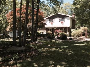 1352 Twin Crest Dr, Lehighton, PA 18235