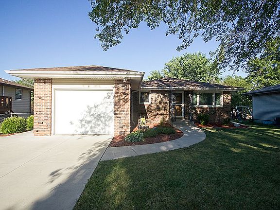 2nd image of 1808 W Arlington Cir