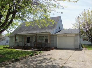 378 Pinewood Dr, Valparaiso, IN 46385