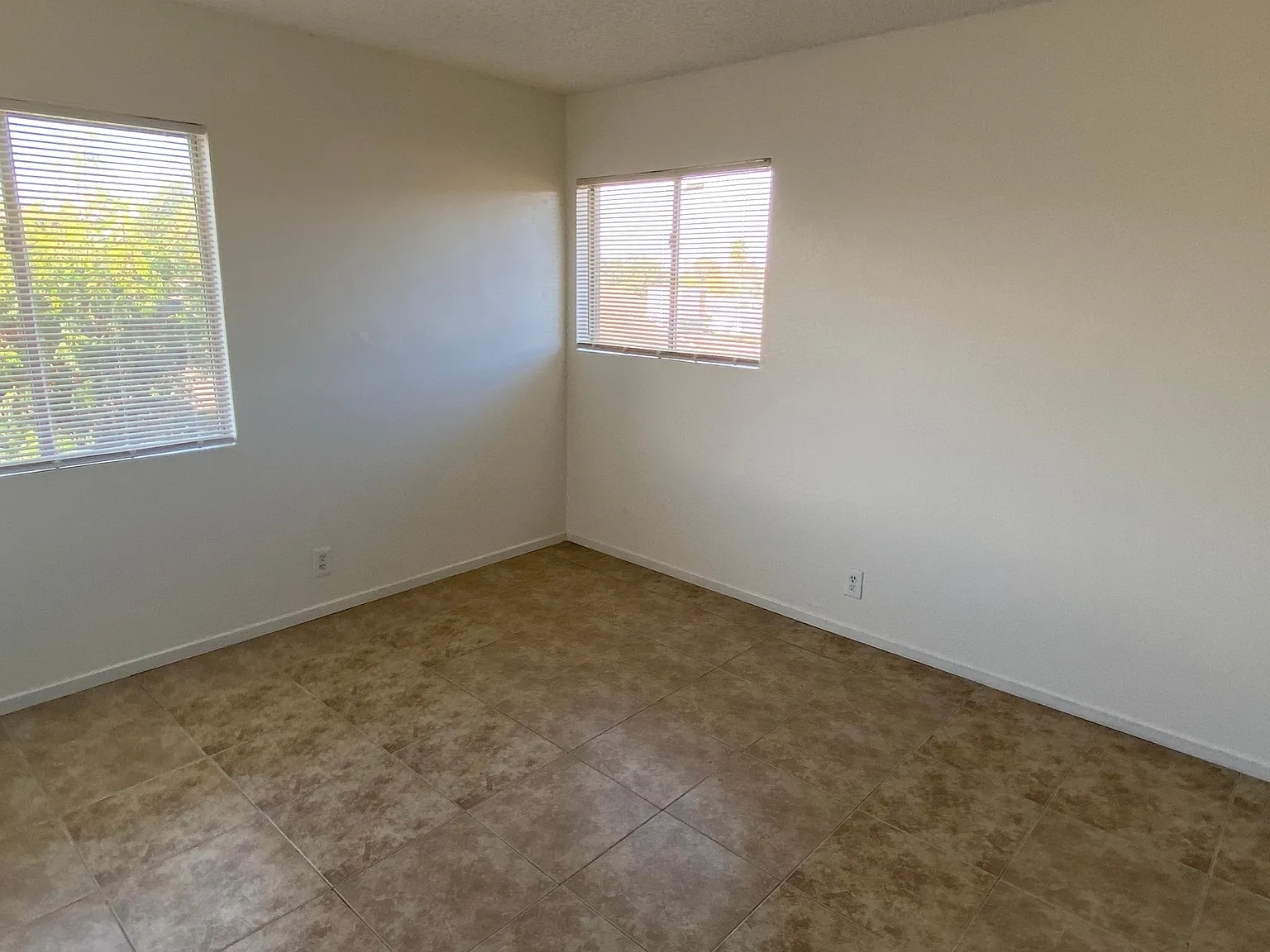 2 bed, 900 sqft, $1,600 — Photo 3