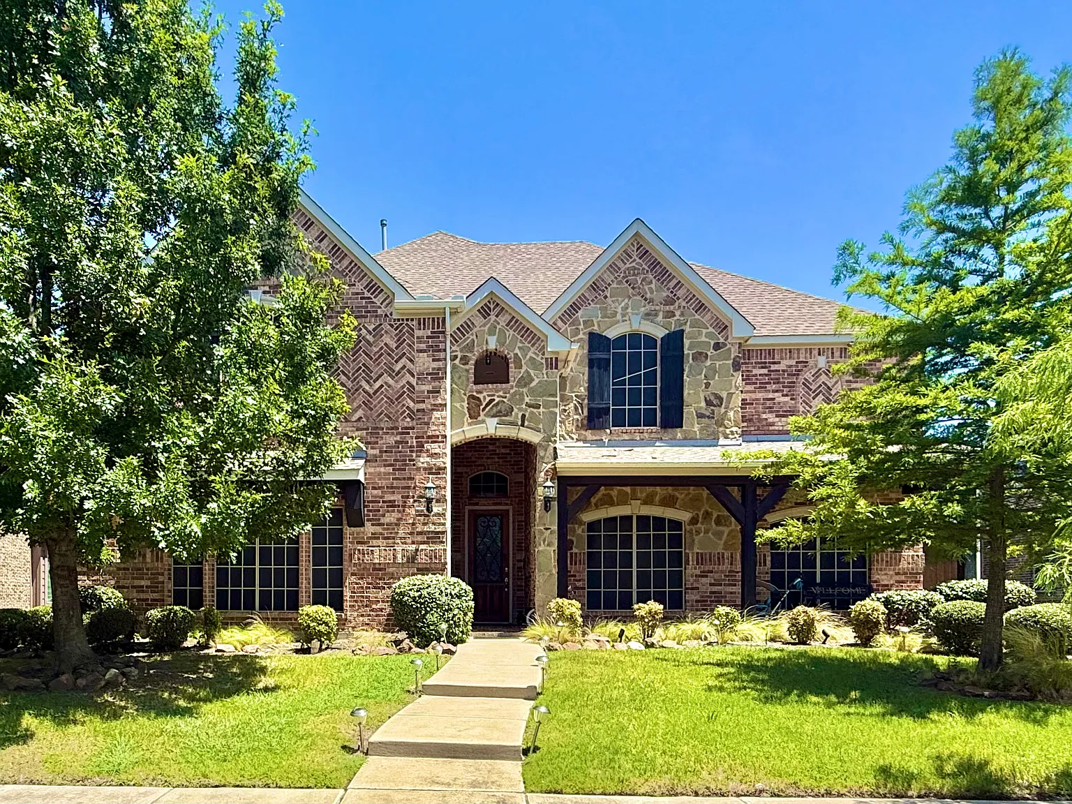 5 bed, 4262 sqft, $4,350 — Photo 2