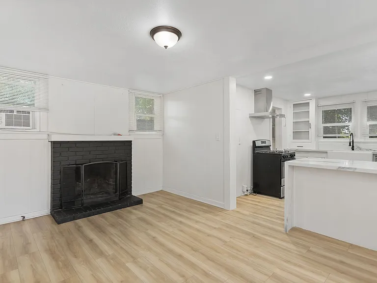 1359 Jasper Ave #2 — Photo 34