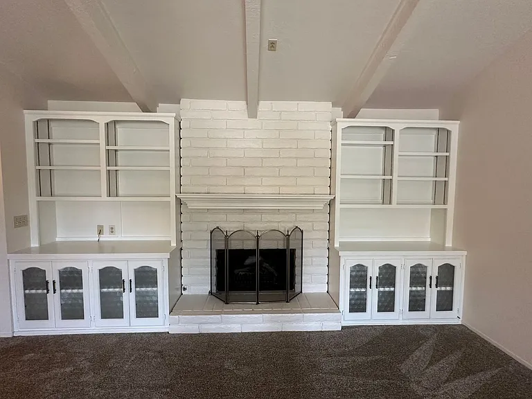 923 Greenfield Ave — Photo 6