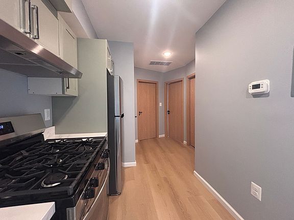 5th image of 4936 Nash St NE #76717c887