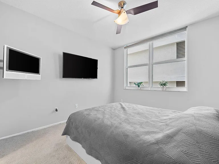 347 N New River Dr E #405 — Photo 11