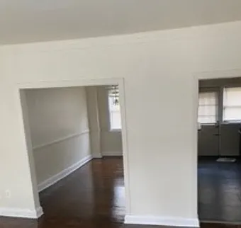 2417 W Cold Spring Ln — Photo 2