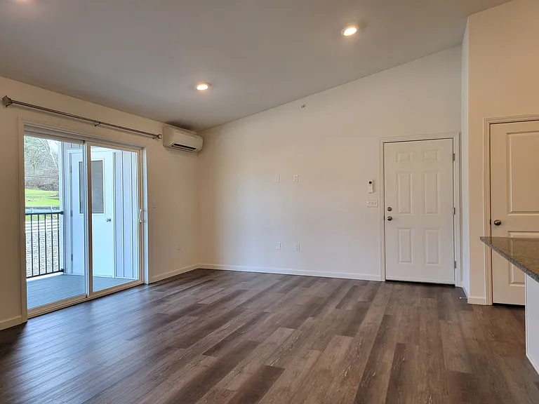 4530 Commerce St #202 — Photo 9