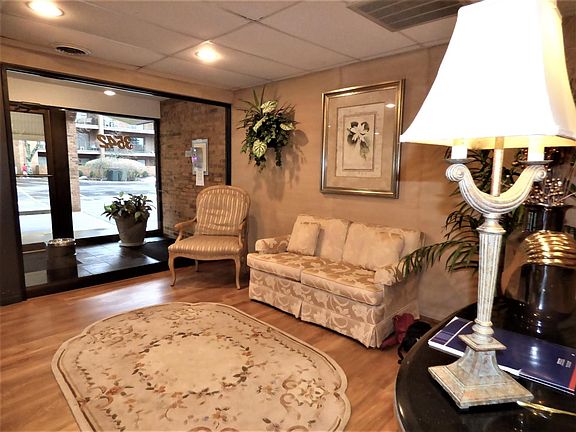 4th image of 3542 Amberacres Dr Unit 201