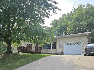 401 5th St, Delhi, IA, 52223