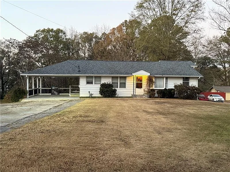 3 bed, 2.0 bath, 1336 sqft, $1,900 — Photo 1