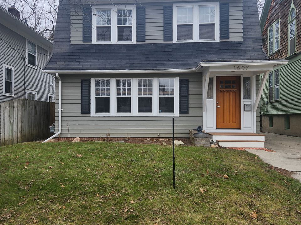 1st image of 1607 Wealthy St SE