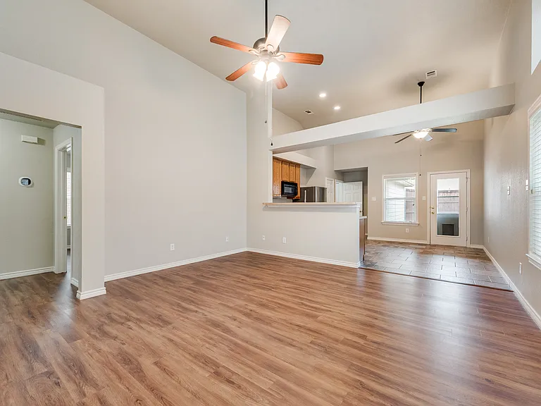 9005 Stewart St — Photo 5