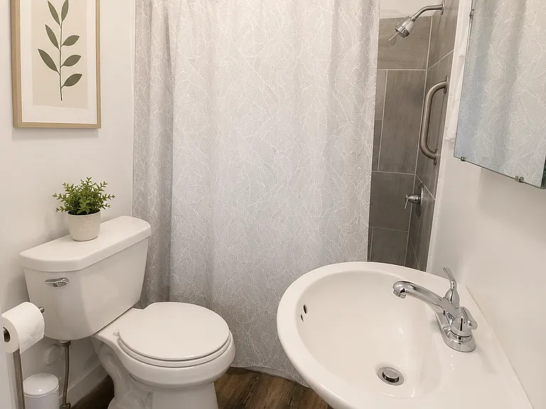3207 W 2nd St #1 — Photo 5
