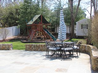 21 Casement St, Darien, CT 06820