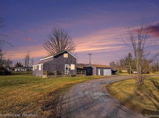 4516 Indian Trl, China, MI 48054