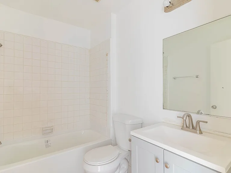 7343 Woodley Ave #3 — Photo 7