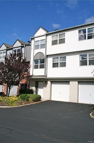 1st image of 5 Kensington Ct #5