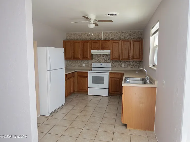 122 Magnolia Dr — Photo 9