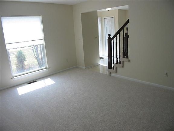 4th image of 4631 White Pine Ct