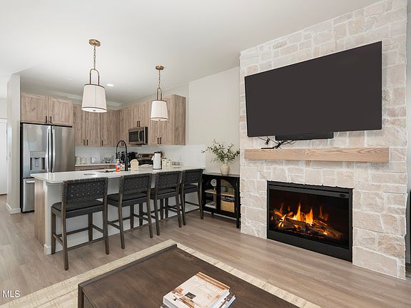 4th image of 103 Granby Meadow Drive