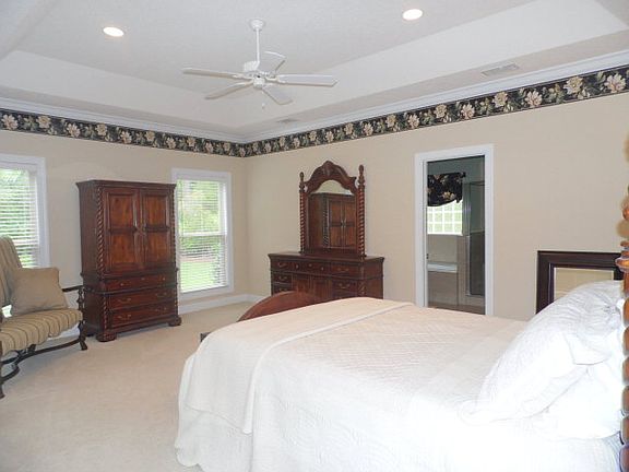 5th image of 128 Foxcreek Estate Dr