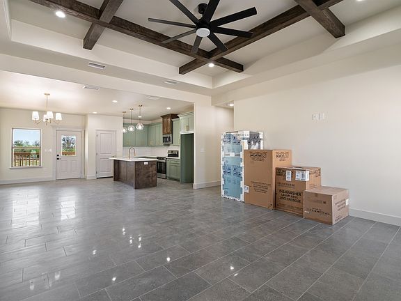 5th image of 216 Jesus Flores Dr