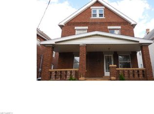 2081 Robin St, Lakewood, OH 44107