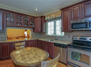 65 W Jeanibo Rd, Monroe, NY 10950