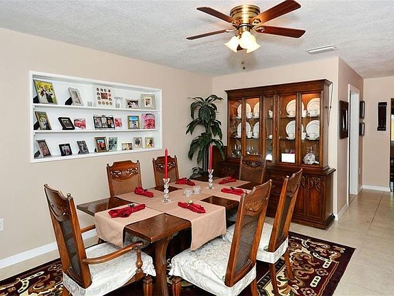 3rd image of 4922 Brookmeade Dr