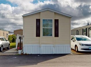 60 West Dr, Rumford, RI 02916