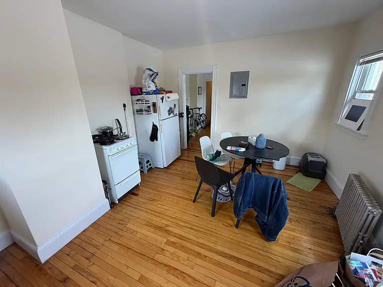 384 Washington St #4 — Photo 8