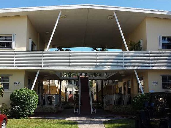 2nd image of 9725 Bay Harbor Te 3 #3