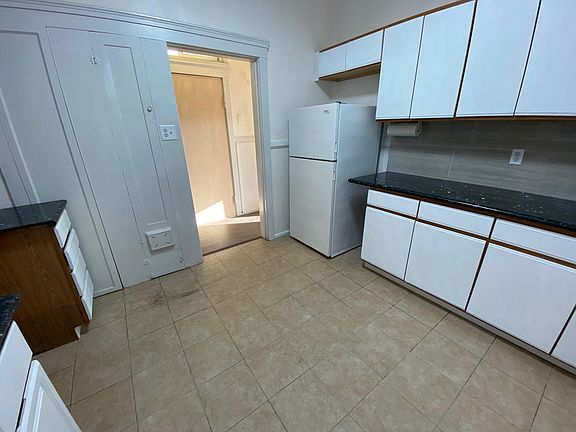 5th image of 2746 San Bruno Ave